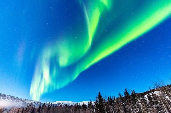 Alaska Northern lights auroras over mountains